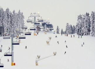 Jak jechać na wprost na snowboardzie?