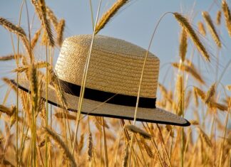 Jak nosić słomiany kapelusz? Jak nosić słomiany kapelusz?