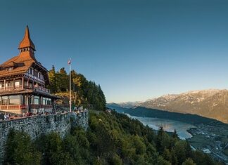 Co jest trudniejsze squash czy tenis?