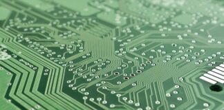 Czy w zwykłej drukarce można drukować naklejki?