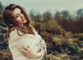 Dlaczego po chemioterapii włosy się kręcą?