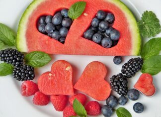 Jak usunąć tło z akwarium?